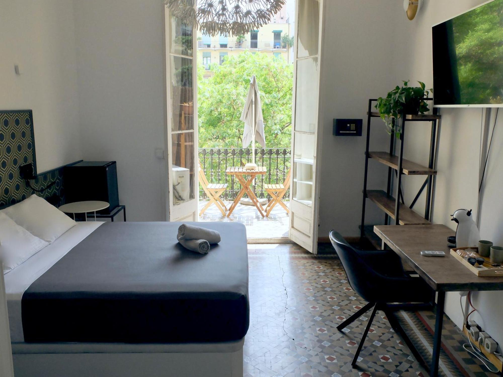 Fabrizzio'S Petit Hostel Barcelona Kültér fotó